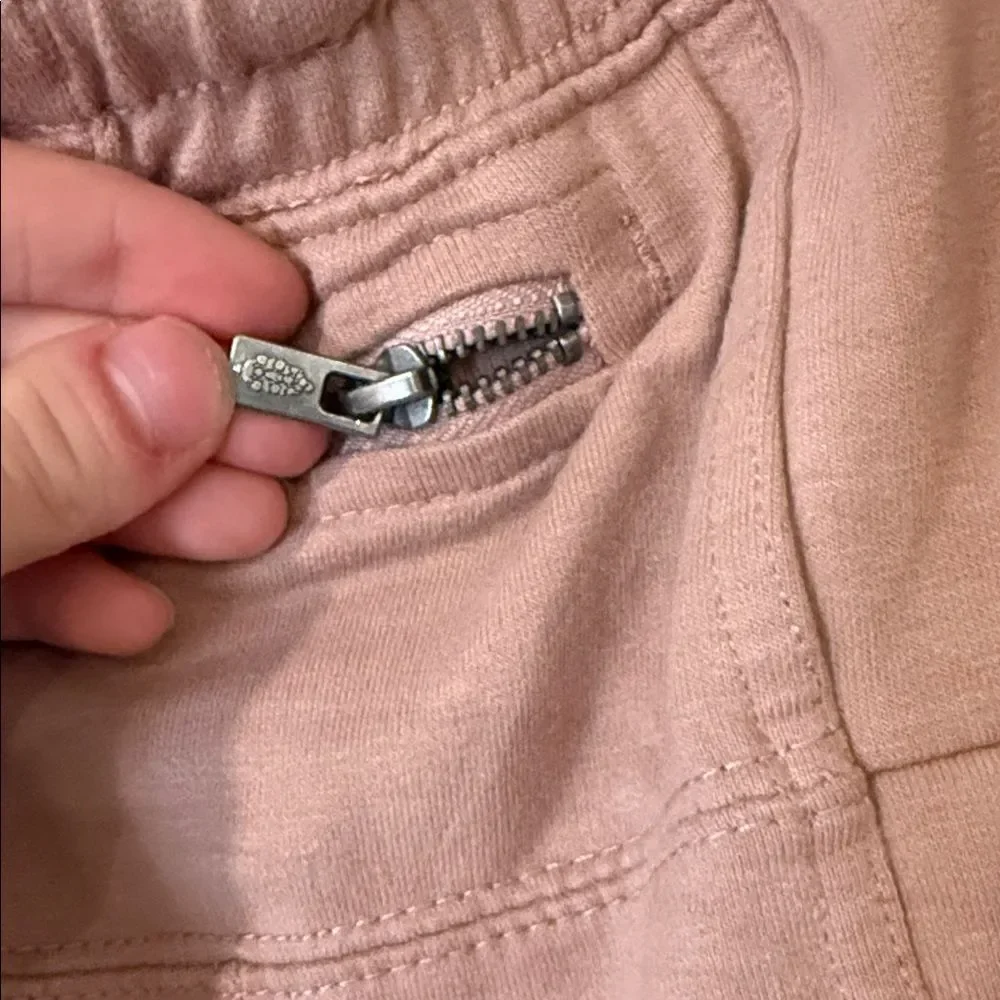 Free People‎ movement dusty rose colored joggers with ankle zip and drawstring - Picture 2 of 13
